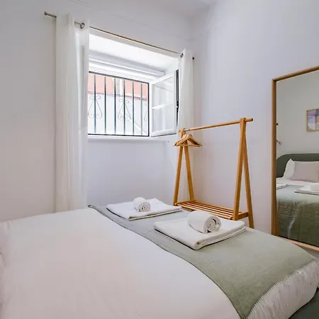 New! Unique 1 Bedroom Apartment- Santa Catarina 42-3
